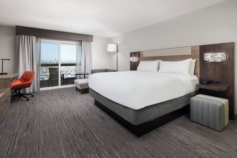Holiday Inn Express Hotel & Suites Ventura by IHG - photo 14
