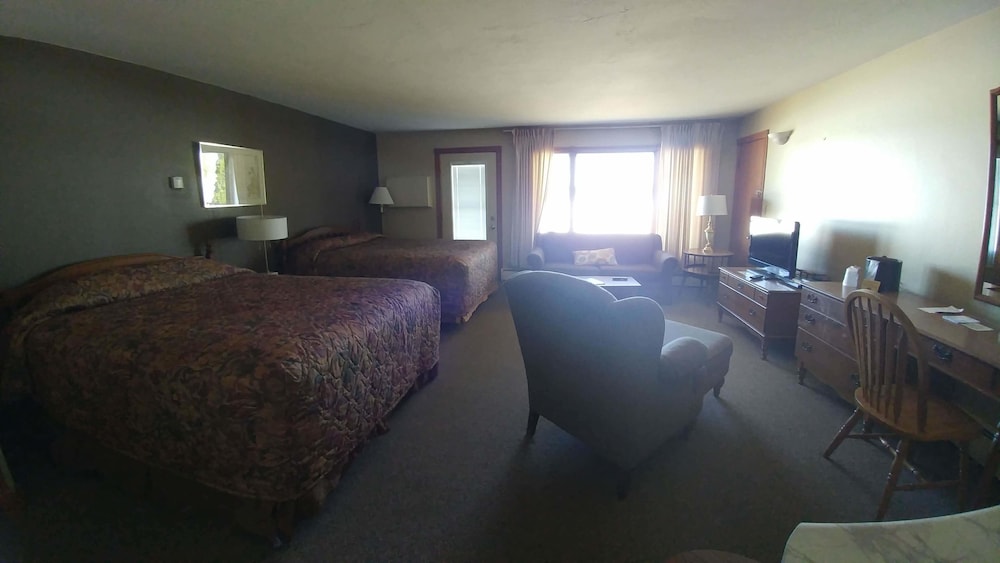 Snug Harbor Inn - photo 54