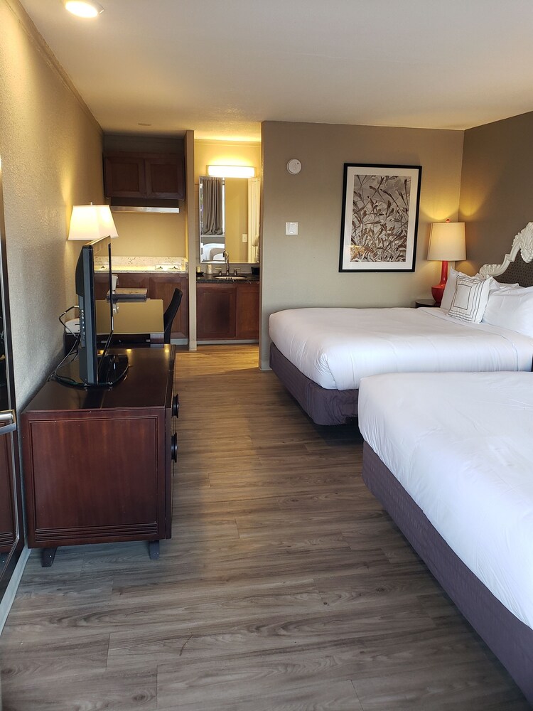 Yakima Valley Inn - photo 11