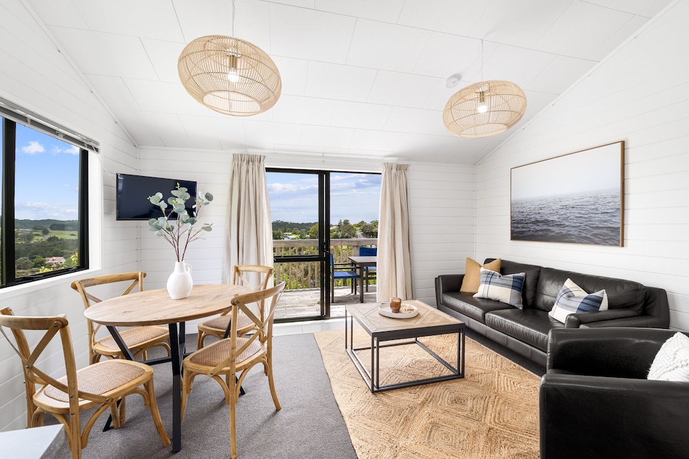 Haruru Cottages - carbon neutral hotel in Unknown City