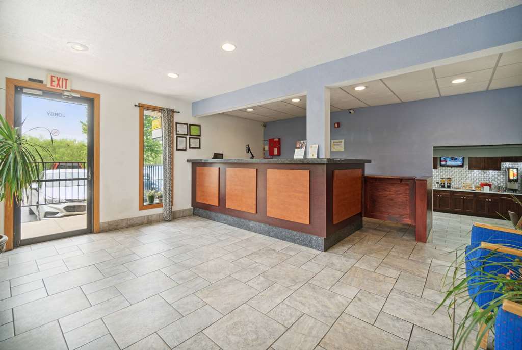 Super 8 by Wyndham Kenosha Pleasant Prairie - photo 5