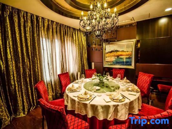 Rose Garden Hotel - last minute hotel in Dalian