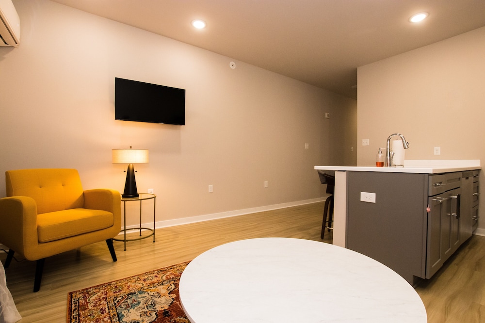 The Hotel at Huntington Square - photo 77