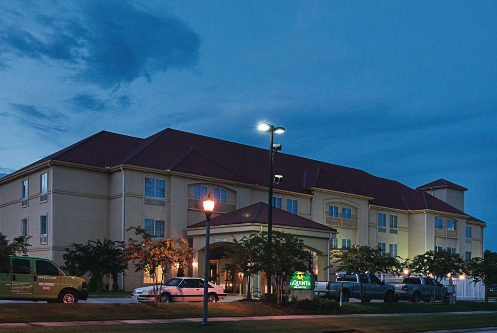 La Quinta Inn & Suites by Wyndham Slidell North Shore Area - photo 2
