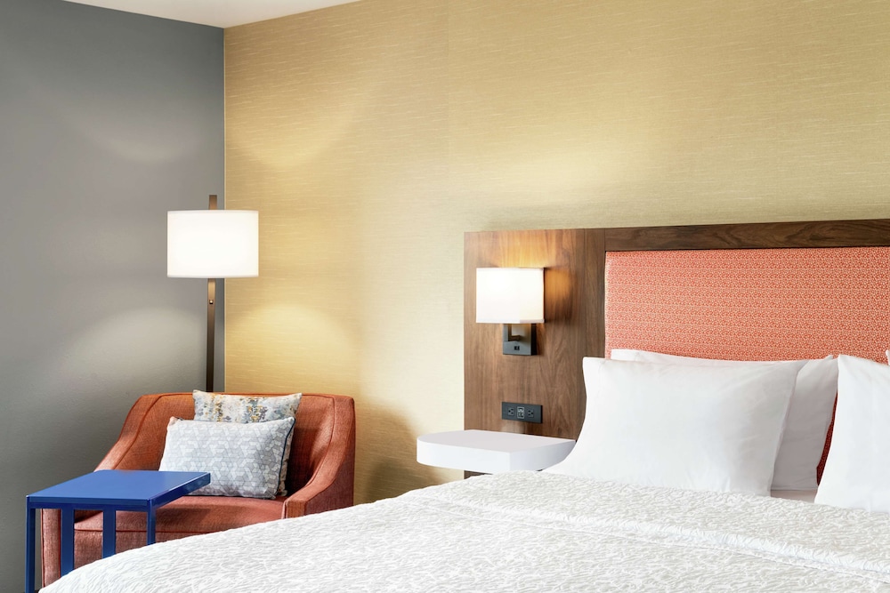 Hampton Inn & Suites Olean - photo 23
