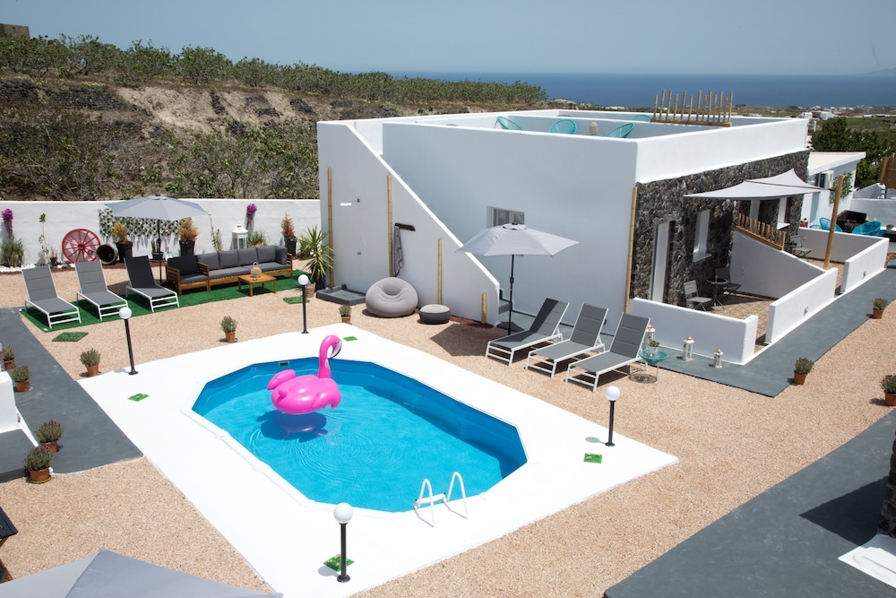 Village Anto Fira — 4-Star Luxury Hotel in Fira, Greece