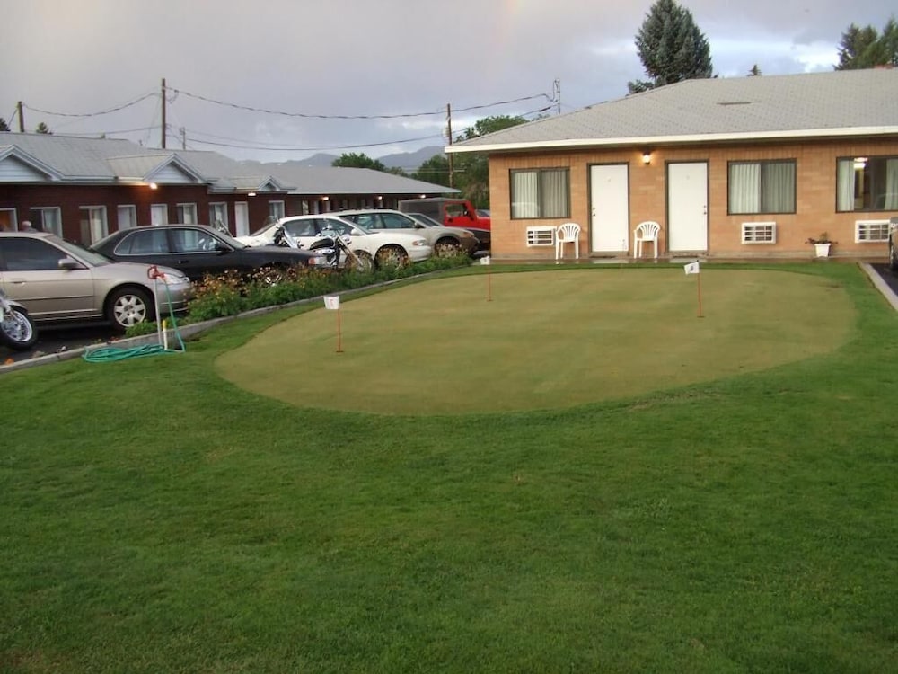 Blue Pine Motel - photo 18