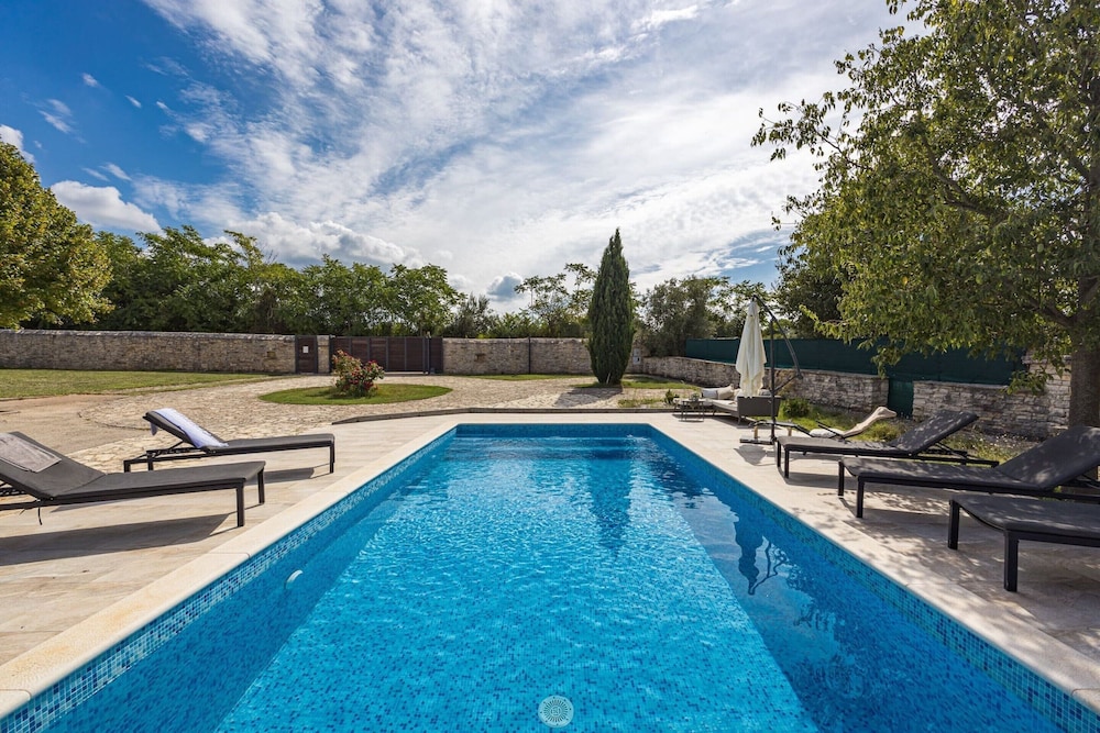 Villa San Antonio with Private Swimming Pool — 4-Star Luxury Hotel in Vodnjan, Croatia