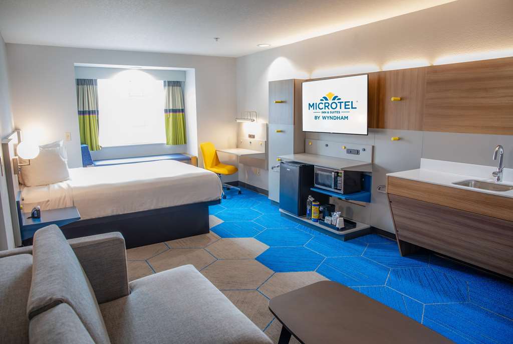 Microtel Inn & Suites by Wyndham Kingsland Naval Base I 95 - photo 37
