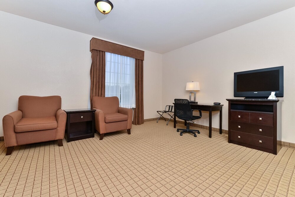 Express Inn & Suites - photo 21