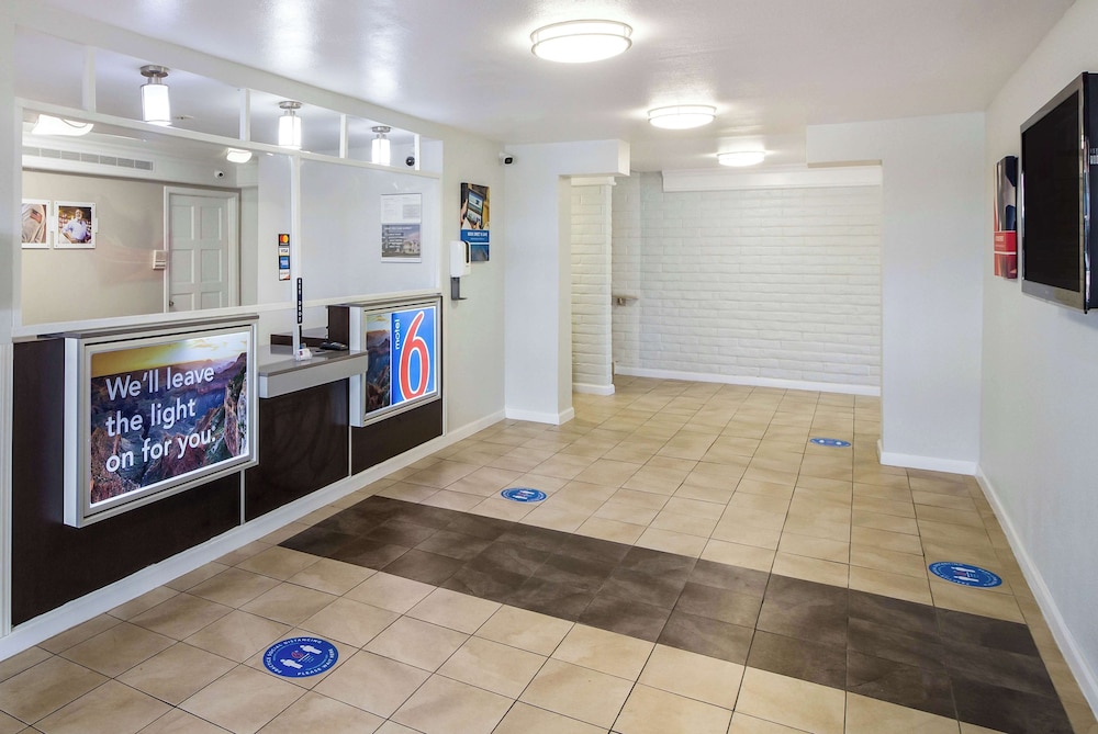 Motel 6 Baytown TX Garth Rd - photo 2