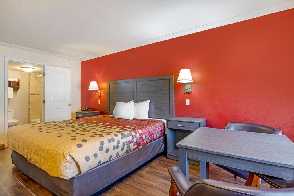 Econo Lodge Moreno Valley - photo 7
