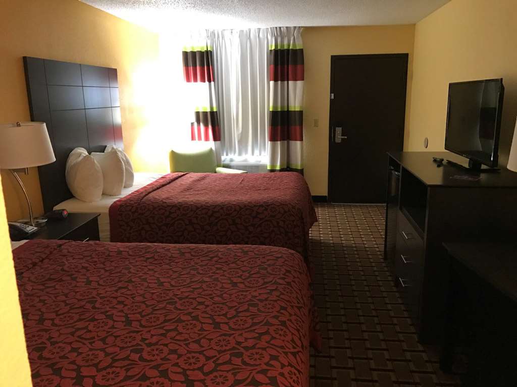 Days Inn by Wyndham Carthage - photo 10