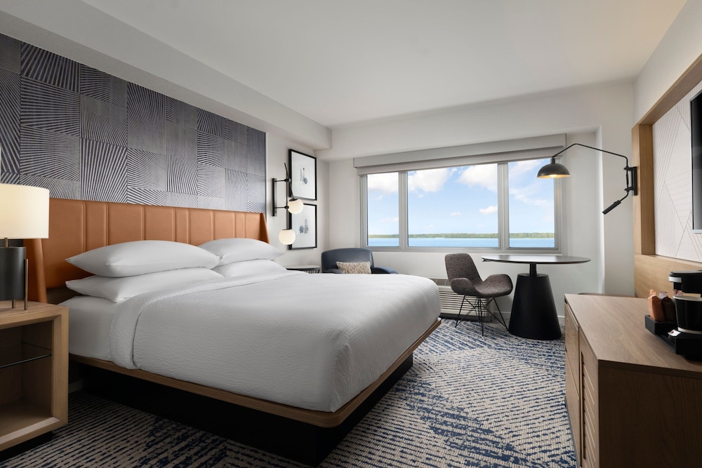 Sheraton Erie Bayfront Hotel - photo 9