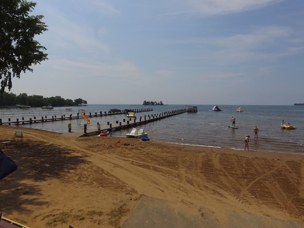 Appeldoorn's Sunset Bay Resort - photo 49