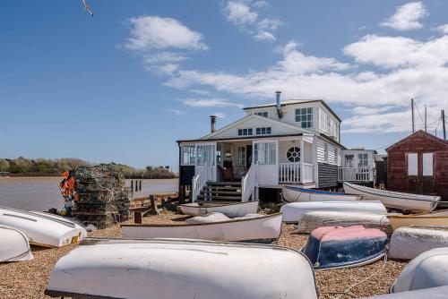 The Boathouse In Felixstowe Ferry Stunning Waterfront Property — Felixstowe