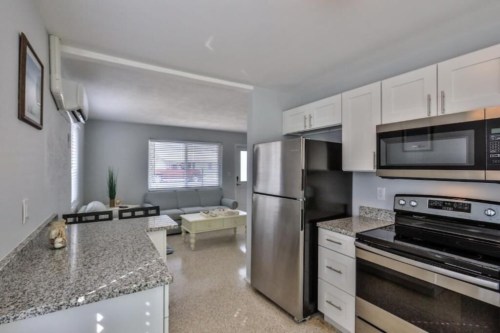 Ocean Eleven Suites - photo 17