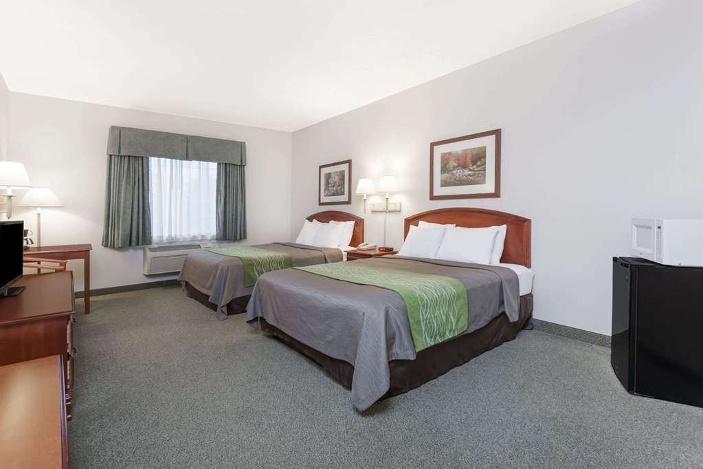Days Inn by Wyndham Pentwater - photo 10