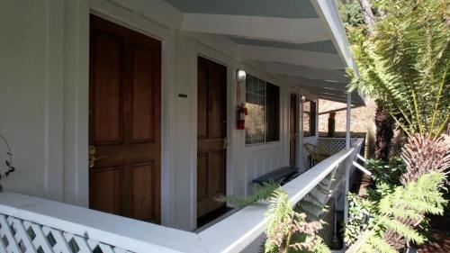 Smiley's Saloon & Hotel - photo 29