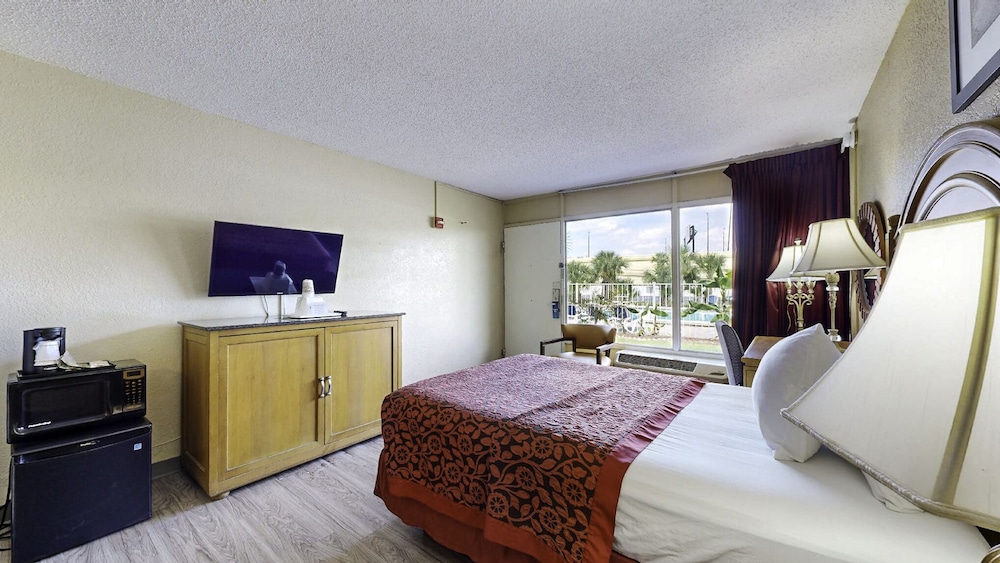 Days Inn by Wyndham Orlando Downtown - photo 10