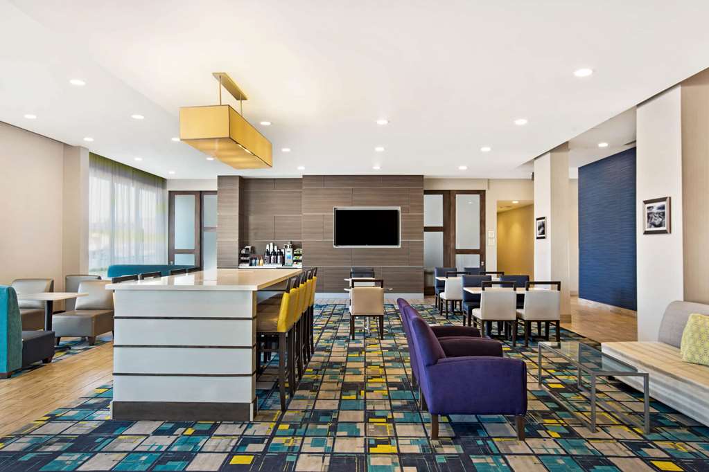 La Quinta Inn & Suites by Wyndham Page at Lake Powell - photo 14