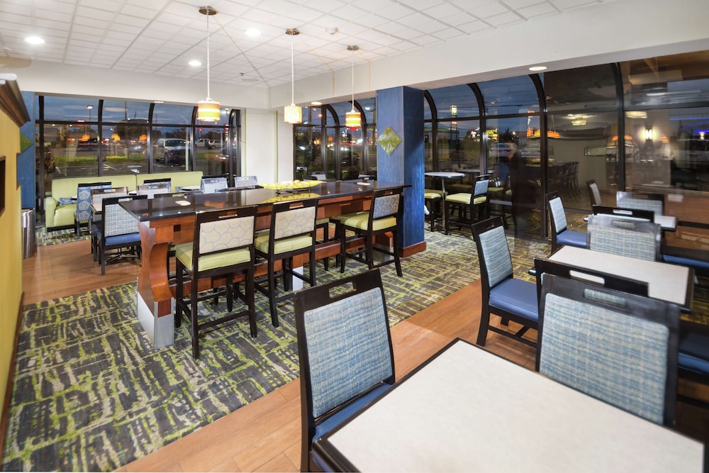 Hampton Inn Tulsa Broken Arrow - photo 41
