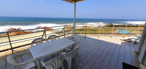 Linden Terrace 4 6 Sleeper Wheelchair & Pet friendly with Great Sea Views — 4-Star Luxury Hotel in Margate, South Africa