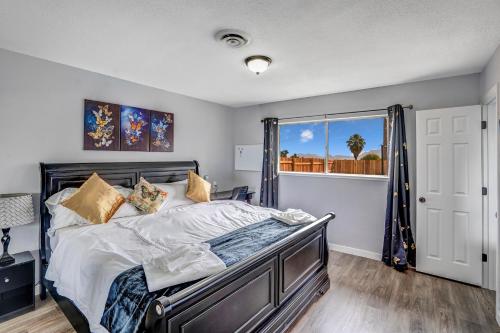 Big Group Remodeled Landscaped King Beds Desks
