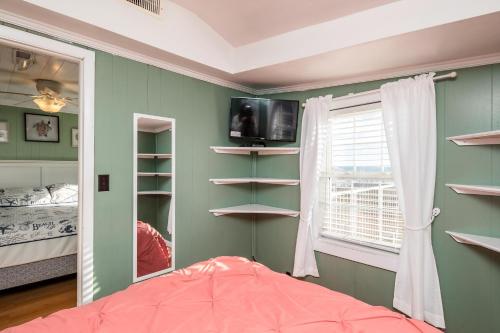 Heather Leigh by Oak Island Accommodations - photo 17