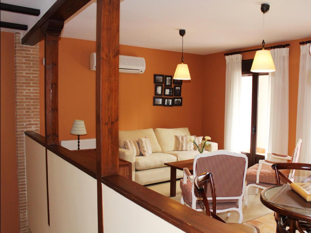 Casa Rural Alcancia — 4-Star Luxury Hotel in Consuegra, Spain