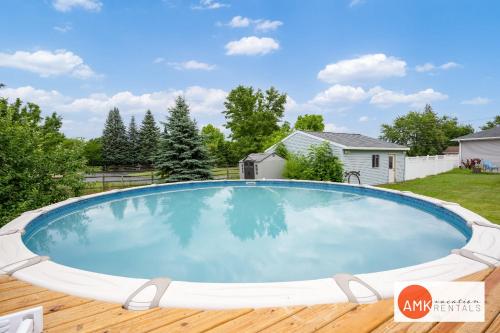 1 Happy Acre in Holland, United States