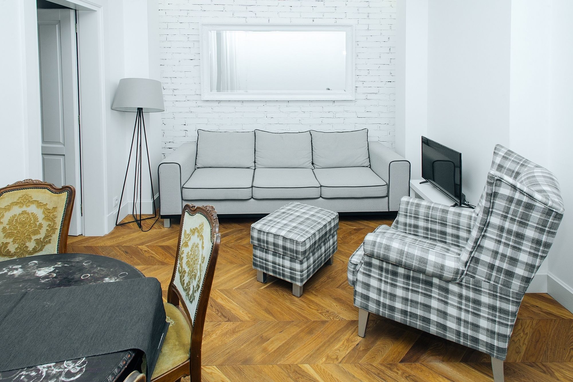 ShortStayPoland Dobra B9 — 4-Star Luxury Hotel in Warsaw, Poland