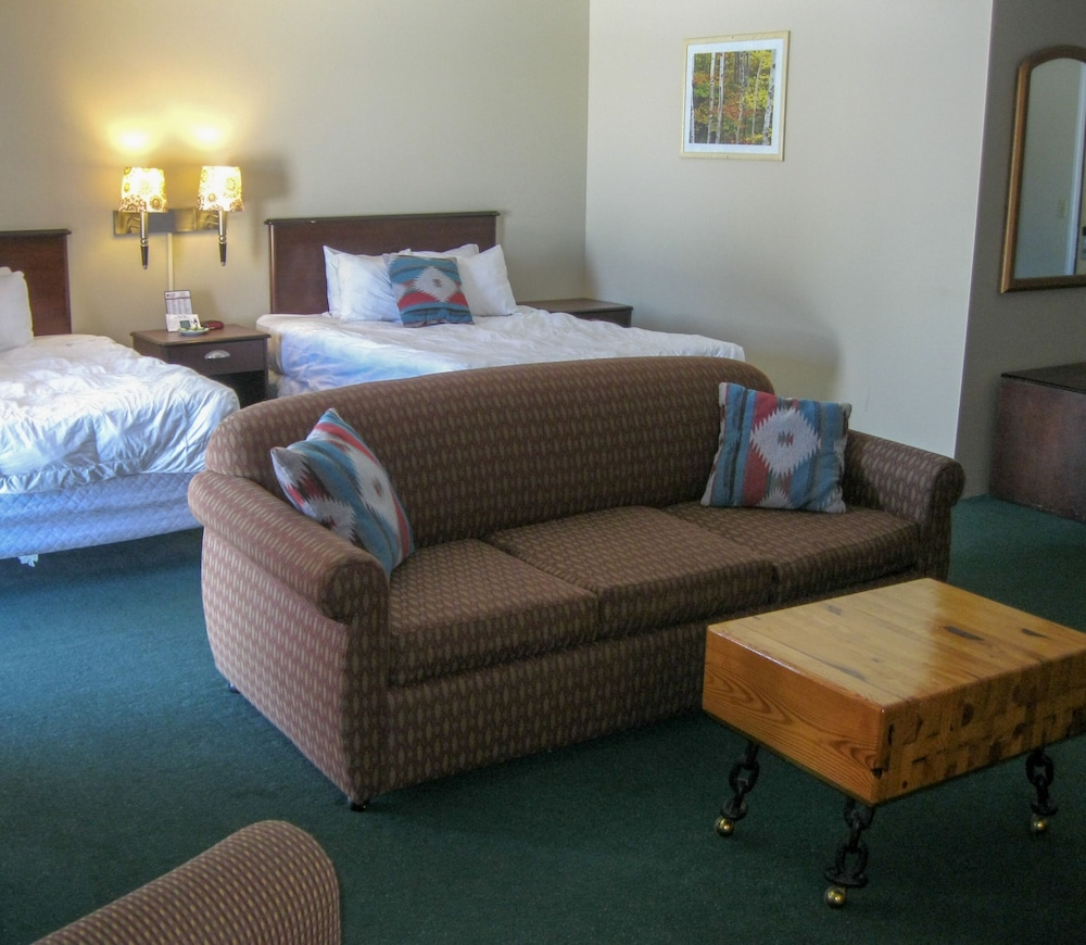 Cedar Hill Lodge - photo 15