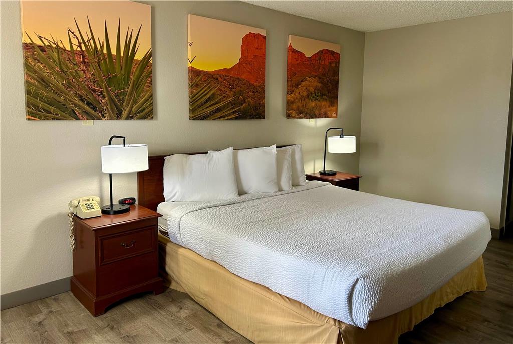 Days Inn by Wyndham Kingman West - photo 8