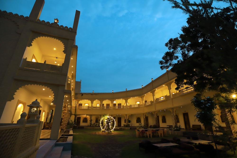 Riviera Madaar Resort - carbon neutral hotel in Udaipur
