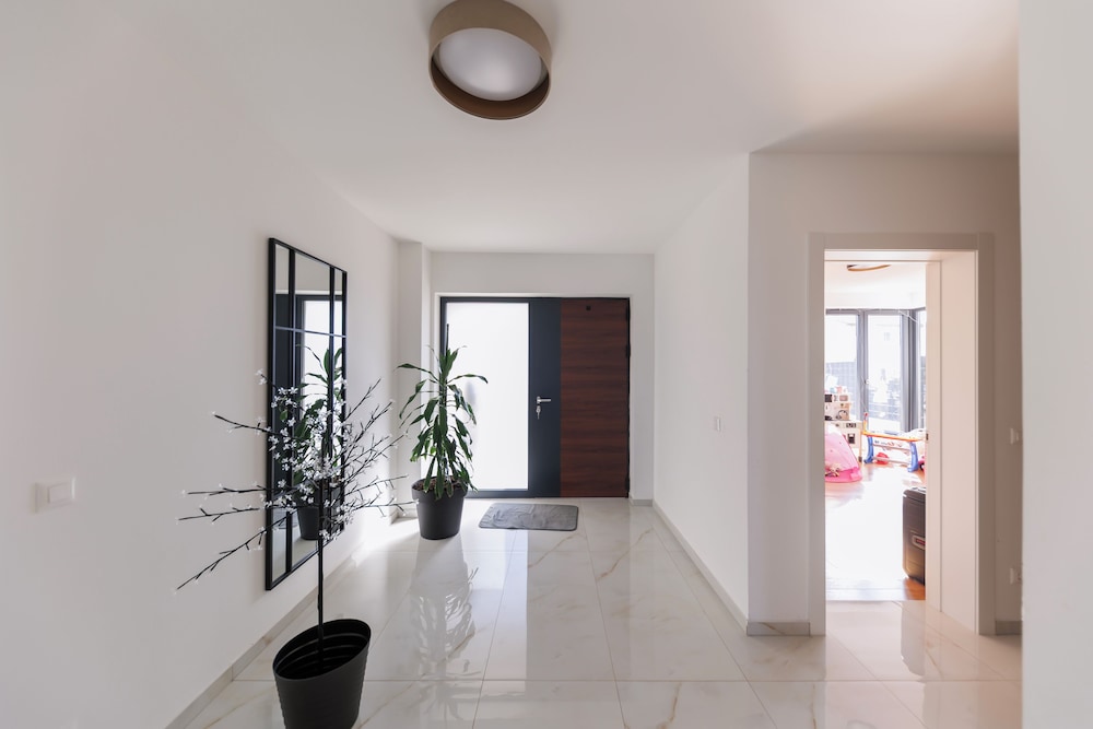Luxury Villa Podversie with pool — 4-Star Luxury Hotel in Sukosan, Croatia