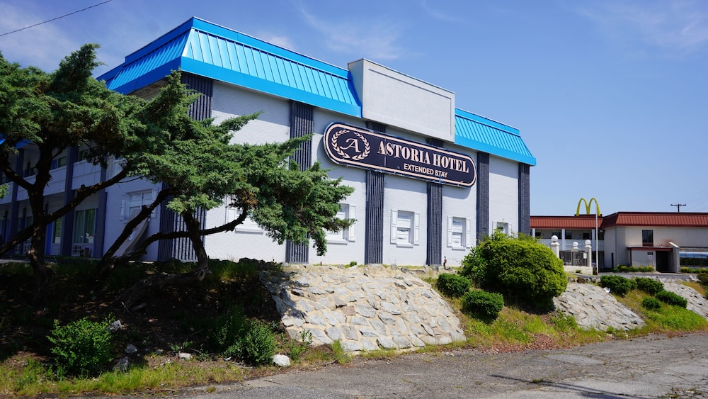 Astoria Hotel Danville West in Danville, United States