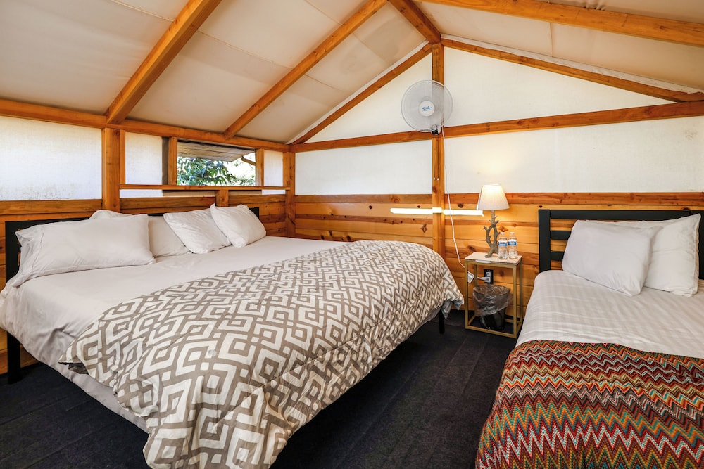 Socal Camping Resort — hotel in Kernville
