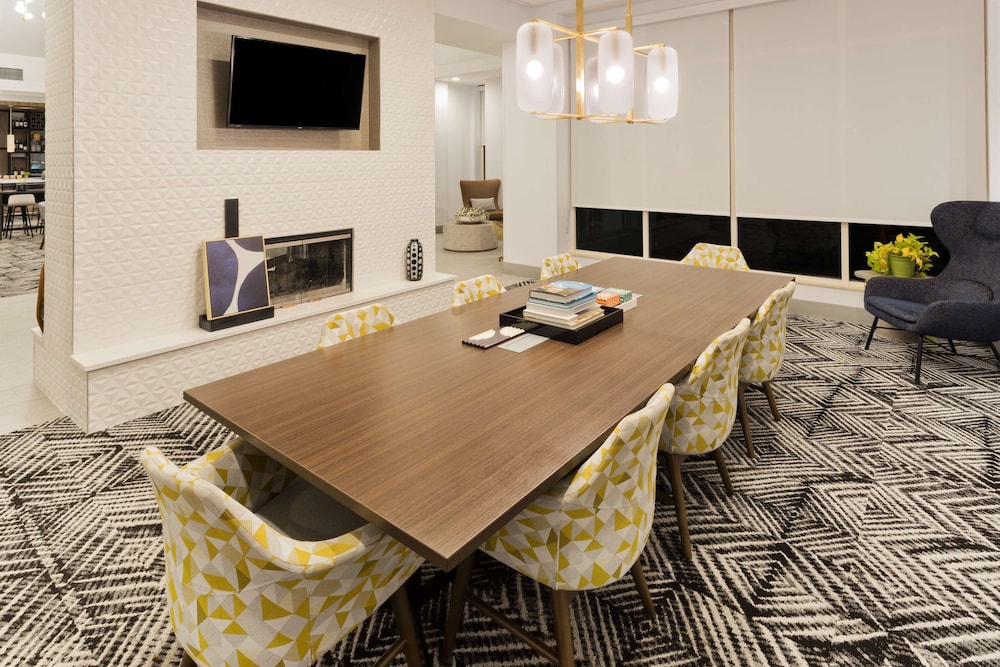 Hilton Garden Inn Birmingham Lakeshore Drive - photo 9
