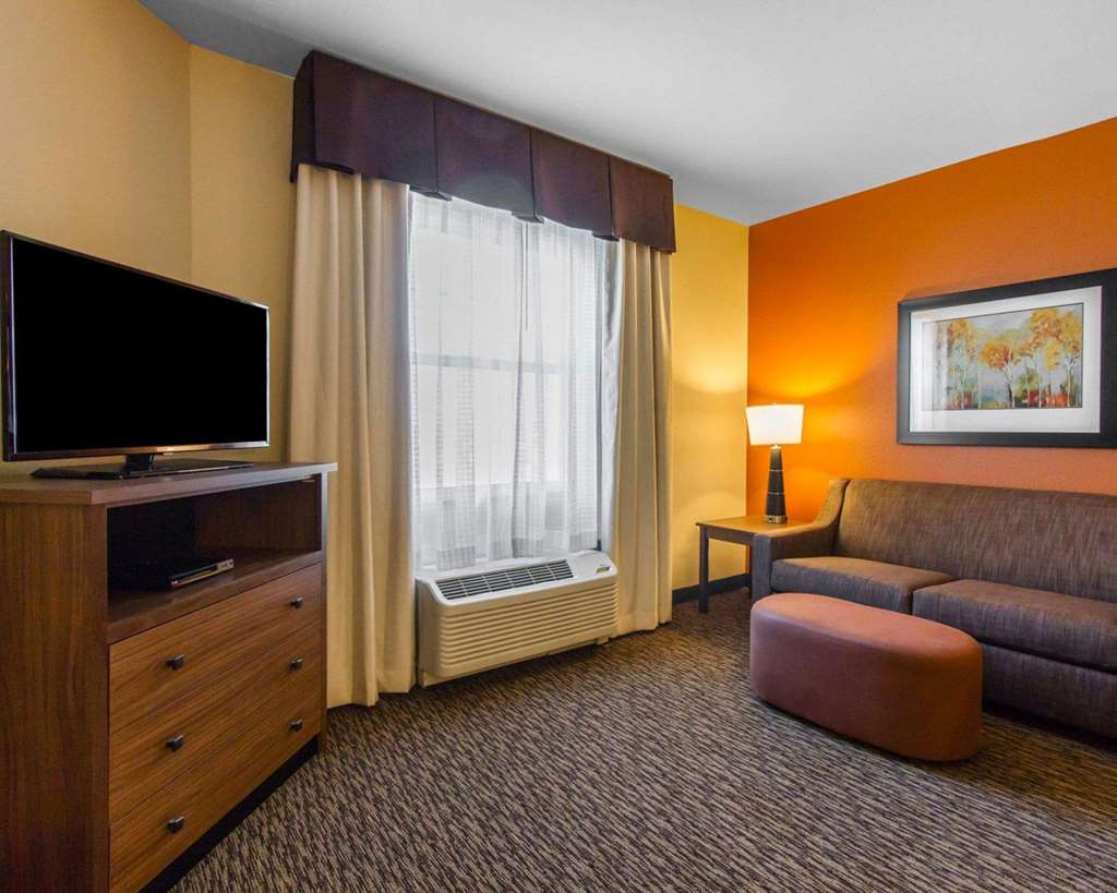 MainStay Suites Watford City Event Center - photo 9