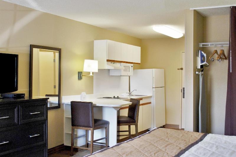 Extended Stay America Suites Chicago Schaumburg Conv Center - photo 17