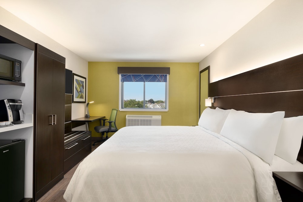 Holiday Inn Express Jamaica JFK AirTrain NYC by IHG - photo 14
