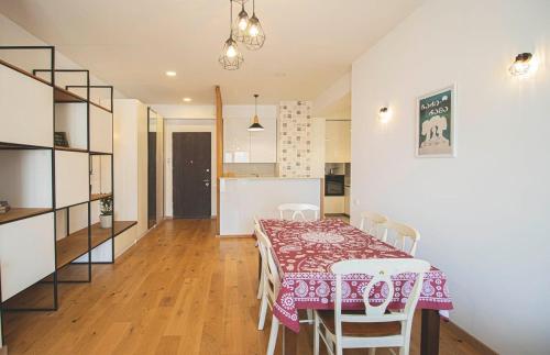 Vake Chic 2BR Comfort Home By Wehost