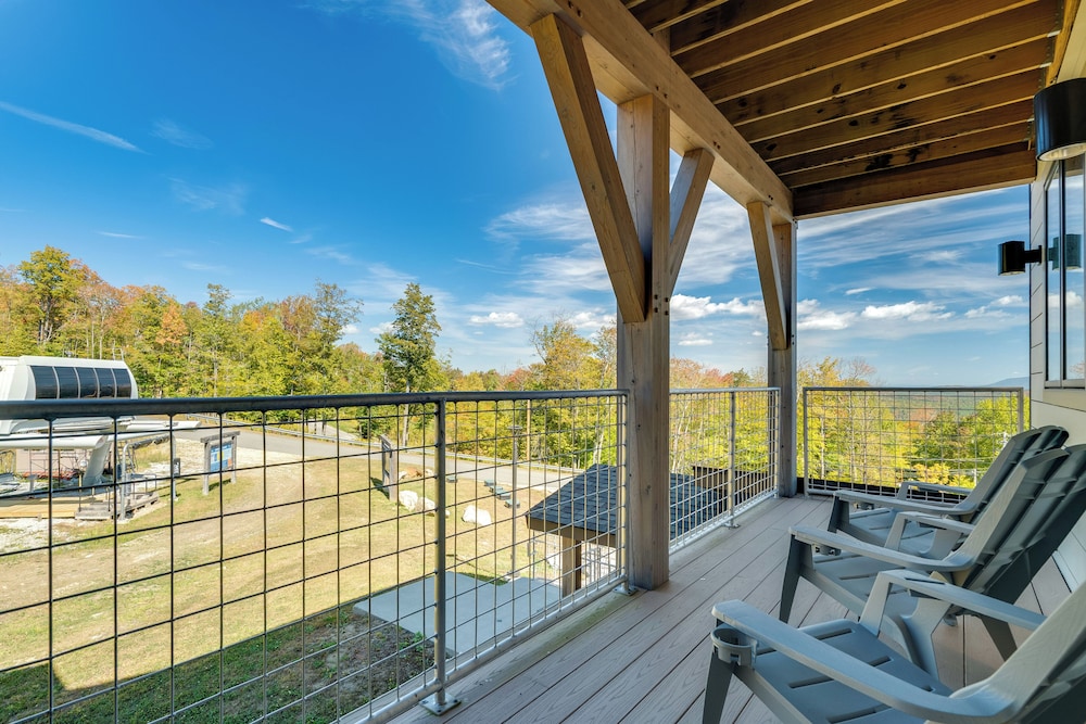 Ski in out Okemo Mountain Resort Condo w Balcony in Ludlow, United States