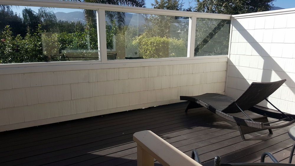 Malibu Country Inn - photo 32