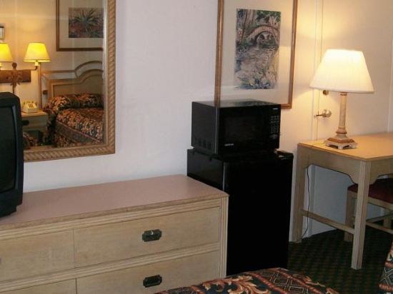 Bayfront Inn Corpus Christi - photo 13