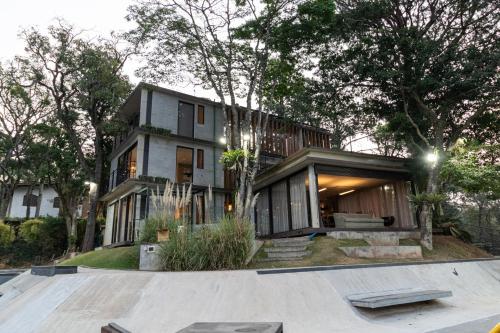 Blaze S Skatehouse Eco Spa E Refugio Atibaia Sp — Atibaia