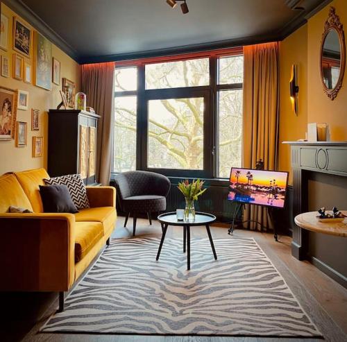 City Apartment With Canalview at Canalhouse Majestic