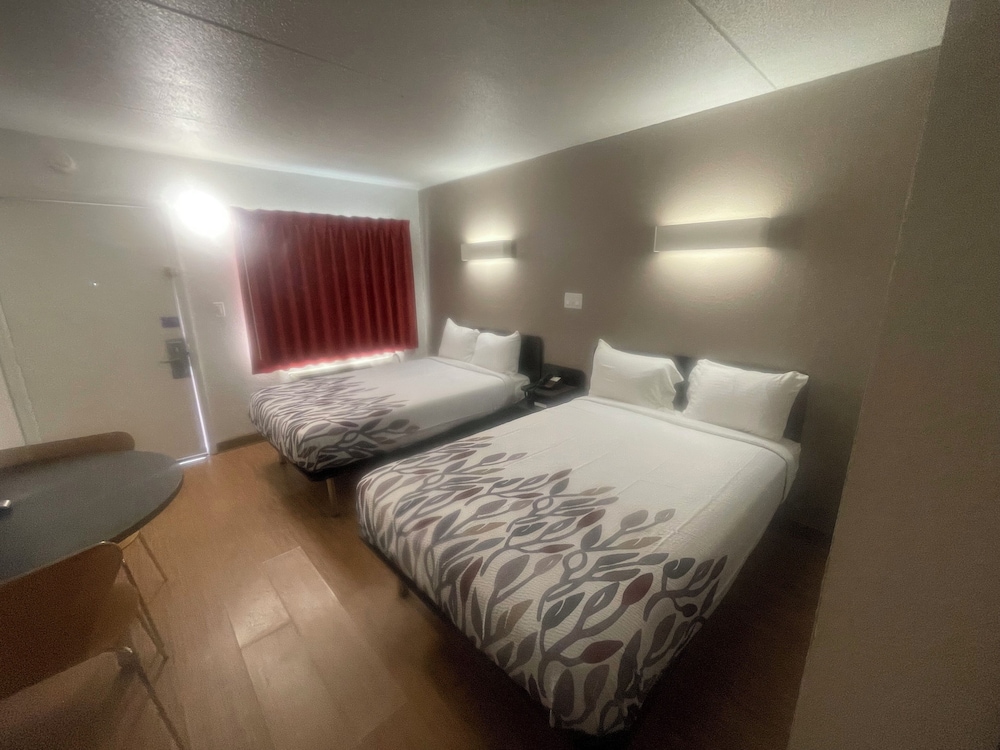 Motel 41 Evansville IN - photo 11