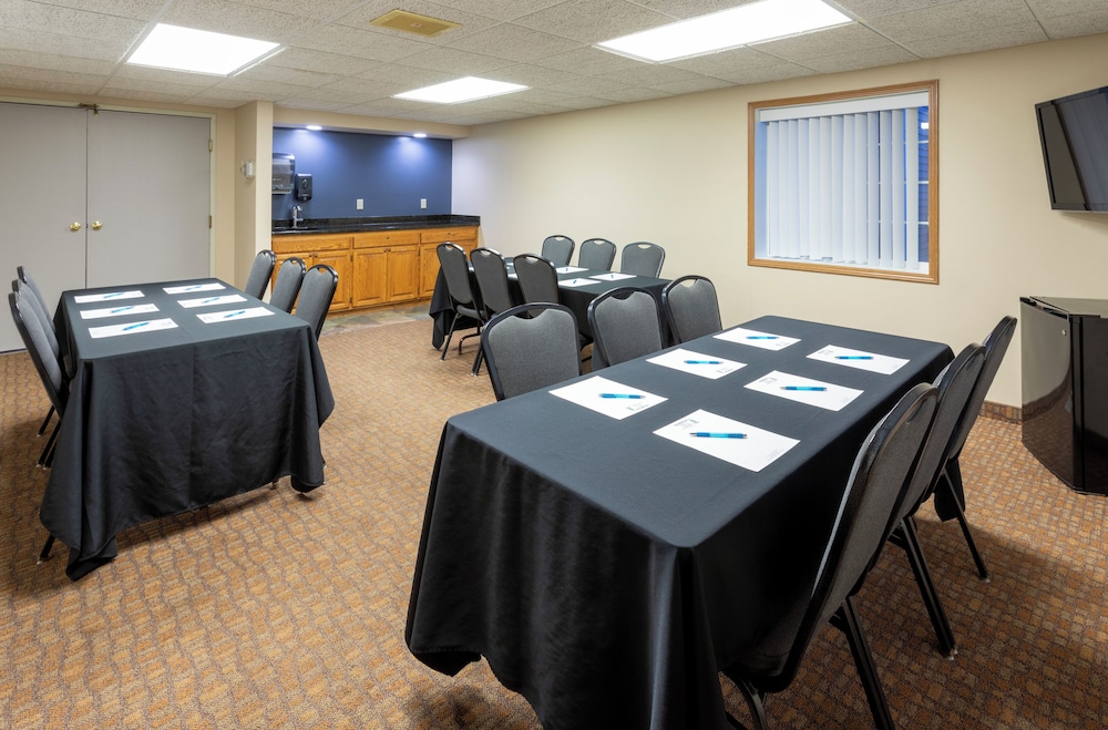 Paynesville Inn And Suites - photo 30
